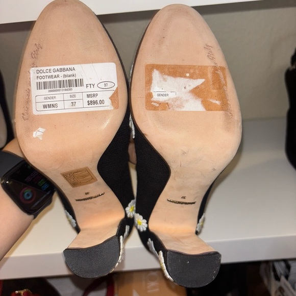 Dolce and Gabbana Sz 37 Heels